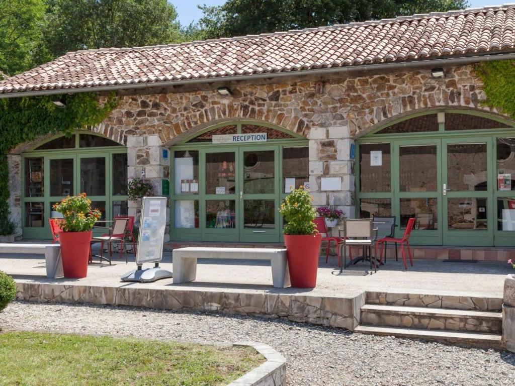 Camping Les Gorges Du Chambon Hotel Eymouthiers  Eksteriør billede