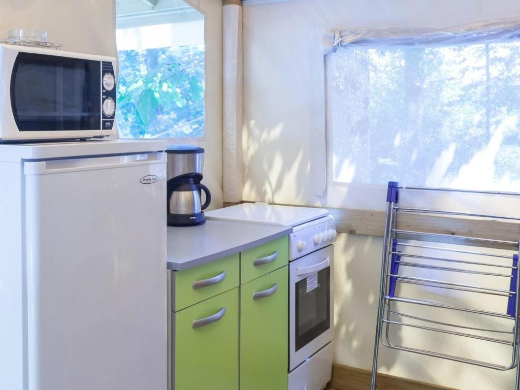 Camping Les Gorges Du Chambon Hotel Eymouthiers  Eksteriør billede
